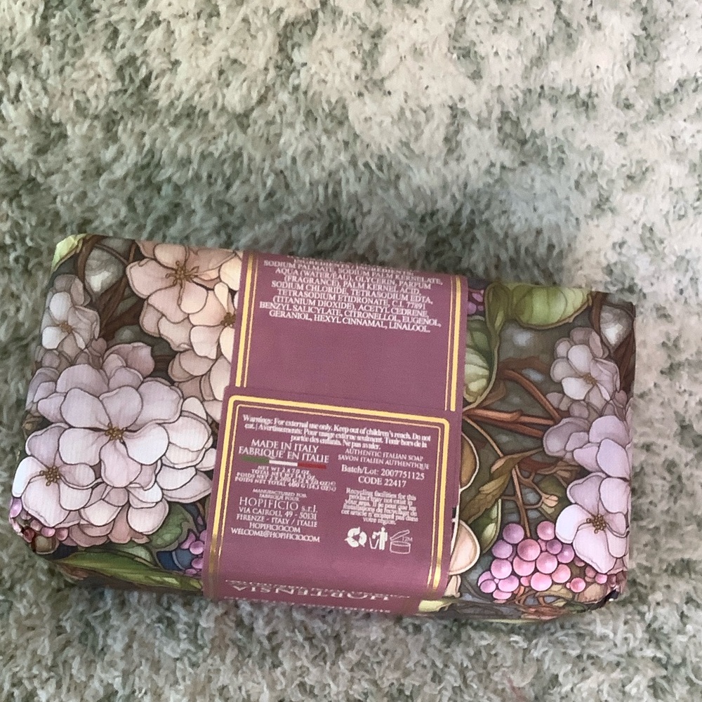 Hopificio Firenze Hydrangea Triple-Milled Soap Made in Italy NWT two bars 2x7oz - Picture 9 of 16